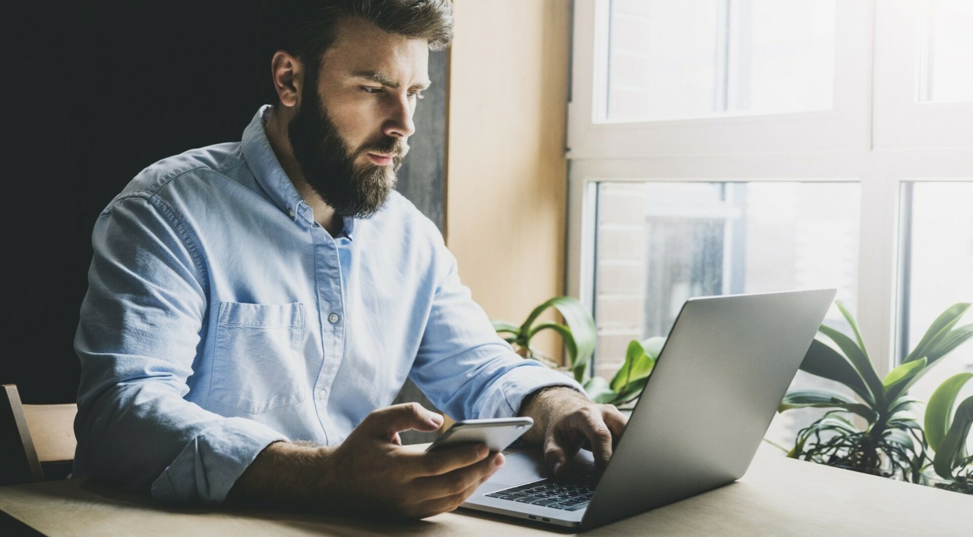 8 Must-Have Products and Tools for Working from Anywhere